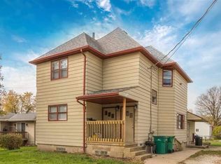 64 Wood St, Farmington, IL 61531
