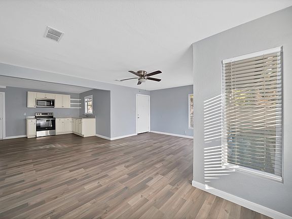 5th image of 809 Hackamore St