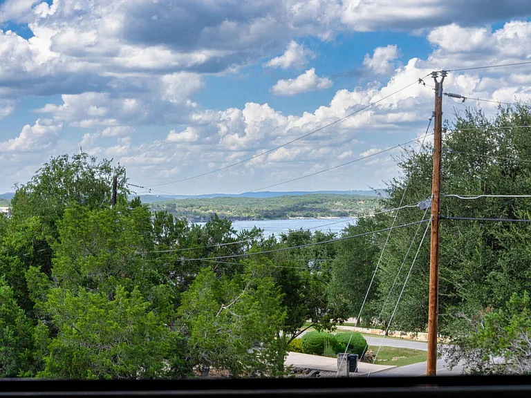 700 Rogart Dr — Photo 25