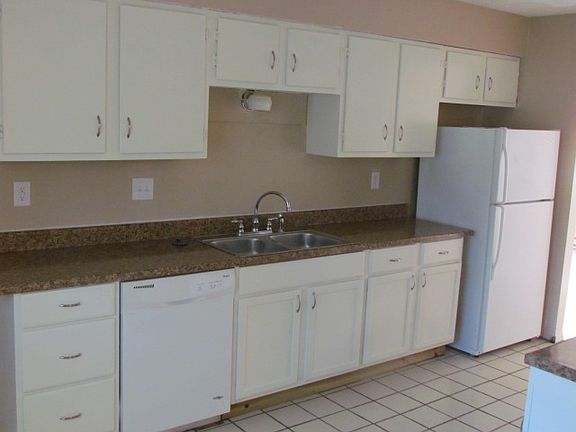 4th image of 3040 N Pawnee Dr
