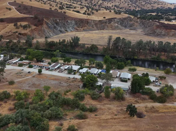 25433 E Trimmer Springs Rd, Sanger, CA 93657