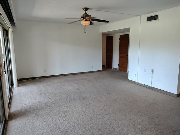 5th image of 922 Tennis Way