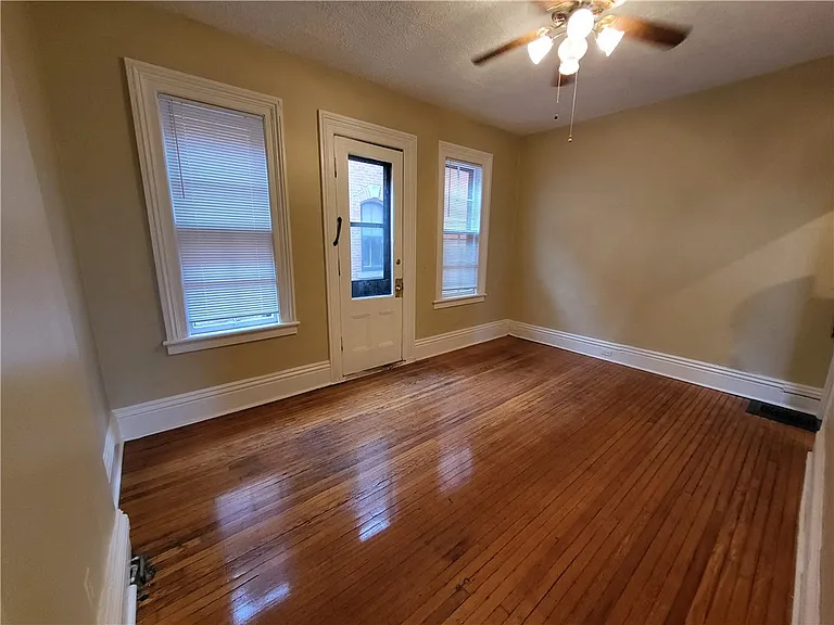 168 Gibbs St #2 — Photo 7