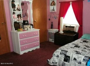 65020 White Pine Dr, Sturgis, MI 49091