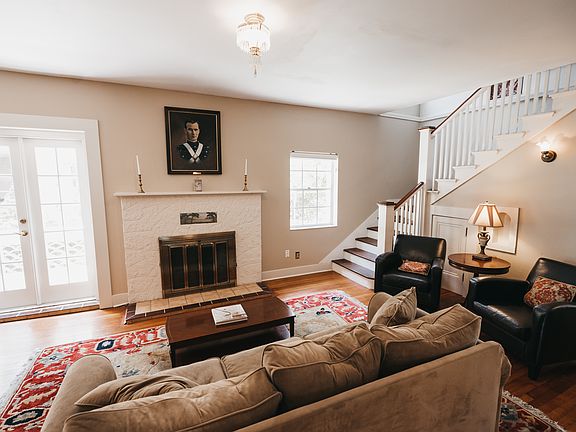 3rd image of 105 Adriatic Ave