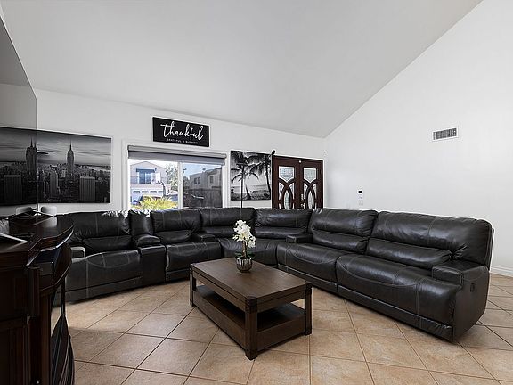 3rd image of 8271 Gumwood Cir