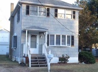 2 Greenwood Pl, Middletown, NJ 07748