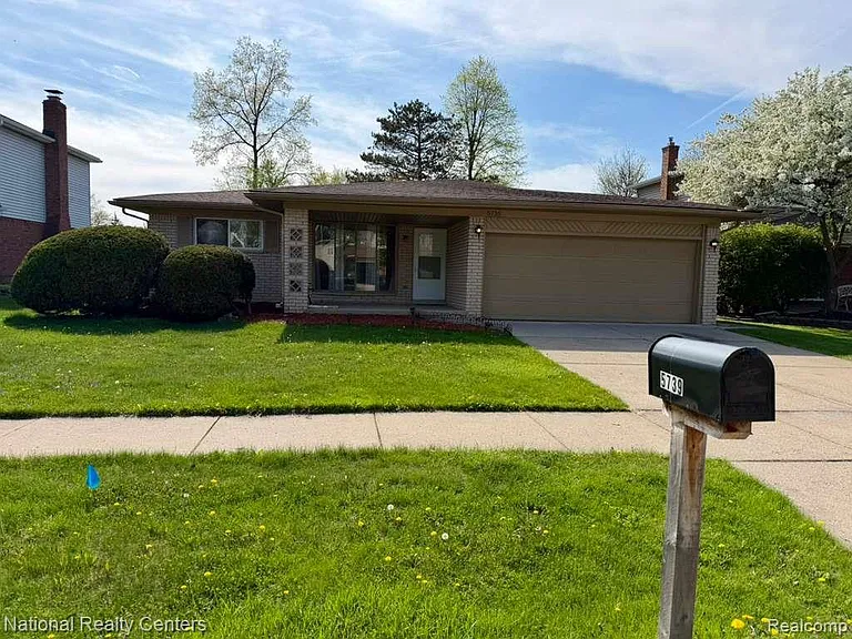 5739 Willow Creek Dr — Photo 1
