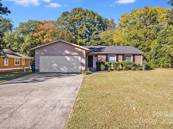 5832 Carpenter Dr, Charlotte, NC 28226