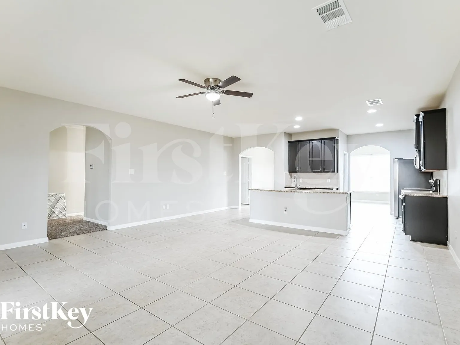 4 bed, 2.0 bath, 2265 sqft, $2,850 — Photo 3