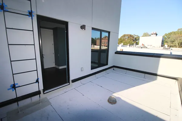 Rented by Delmark Realty LLC | media 23