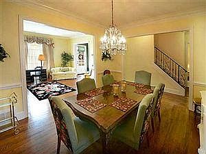 3rd image of 4548 E Woodlawn Cir