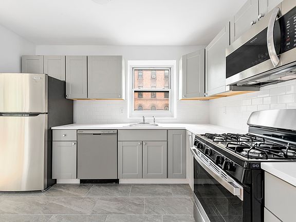 4th image of 100 W 89th St APT 3E