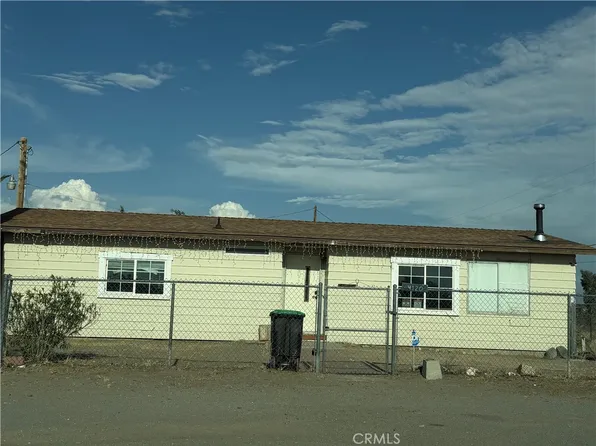 4120 La Mesa Rd, Phelan, CA 92371