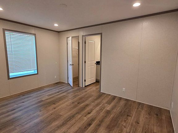 5th image of 68 Rex Aire Ct