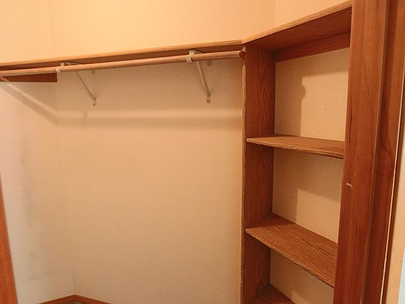 5th image of 5708 Thornbury Dr SE