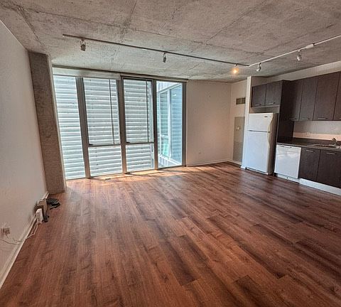 2nd image of 659 W Randolph St APT 1117