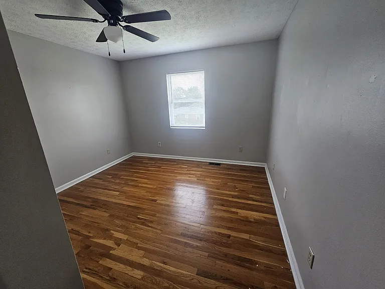 214 S Keeneland Dr #B — Photo 5