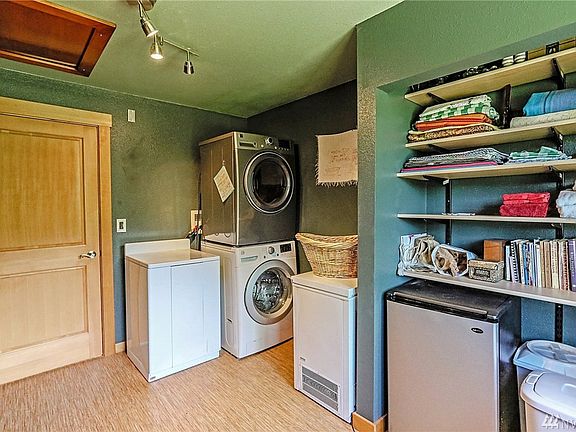 4th image of 2650 SW Youwood Way