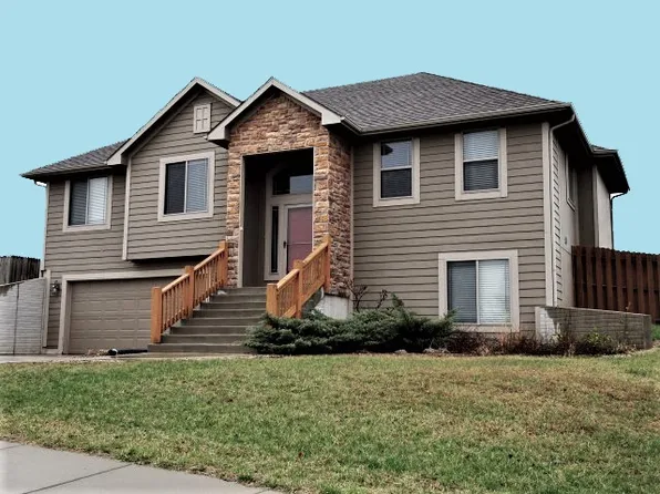 2415 Deer Trl, Junction City, KS 66441