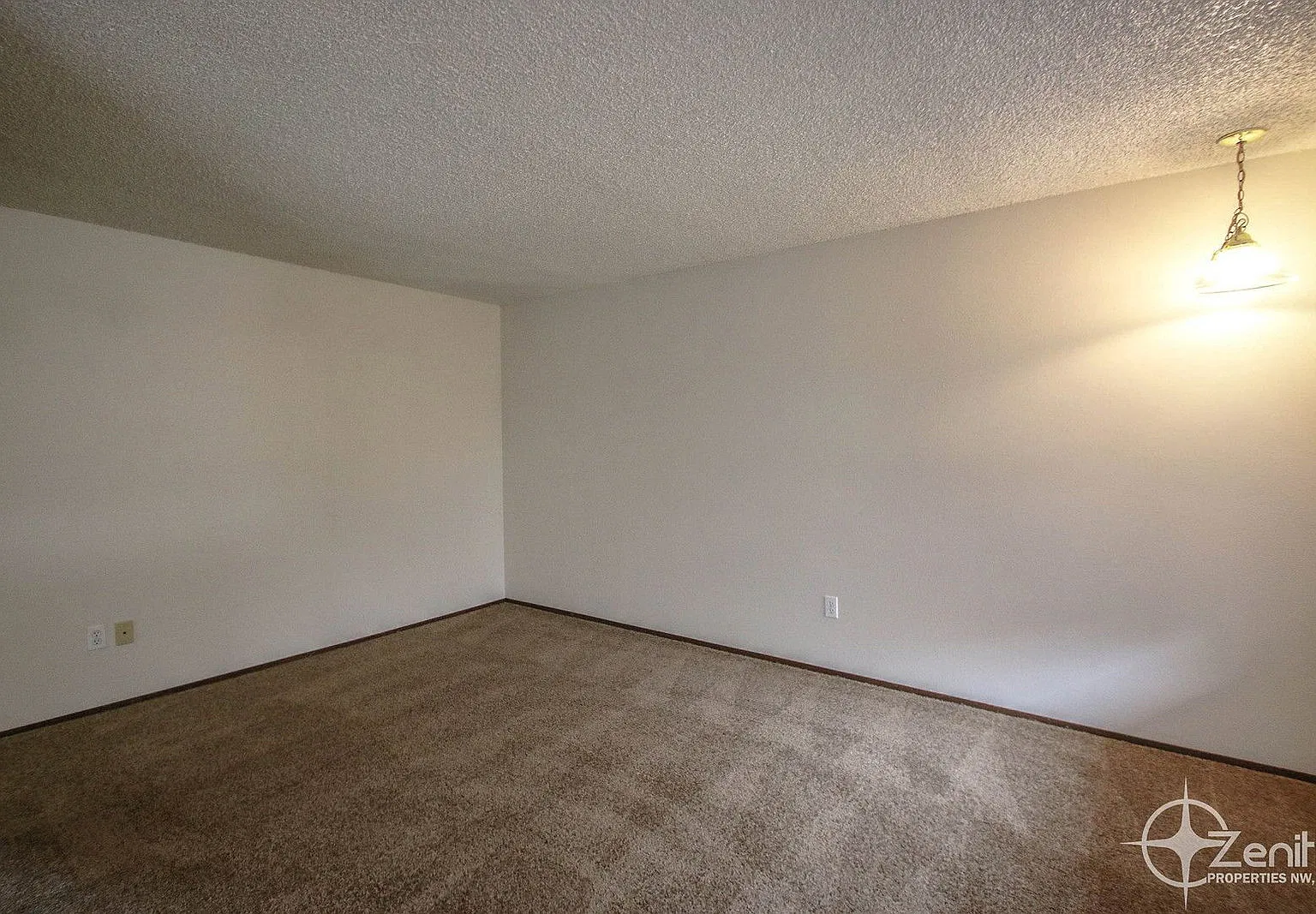 2 bed, 2.0 bath, 879 sqft, $1,595 — Photo 2