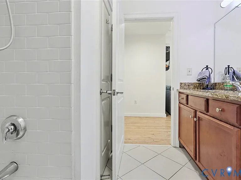 230 N 6th St #U325 — Photo 18