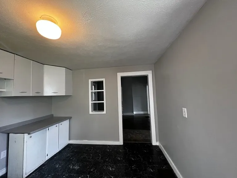 1100 5th St SW — Photo 8