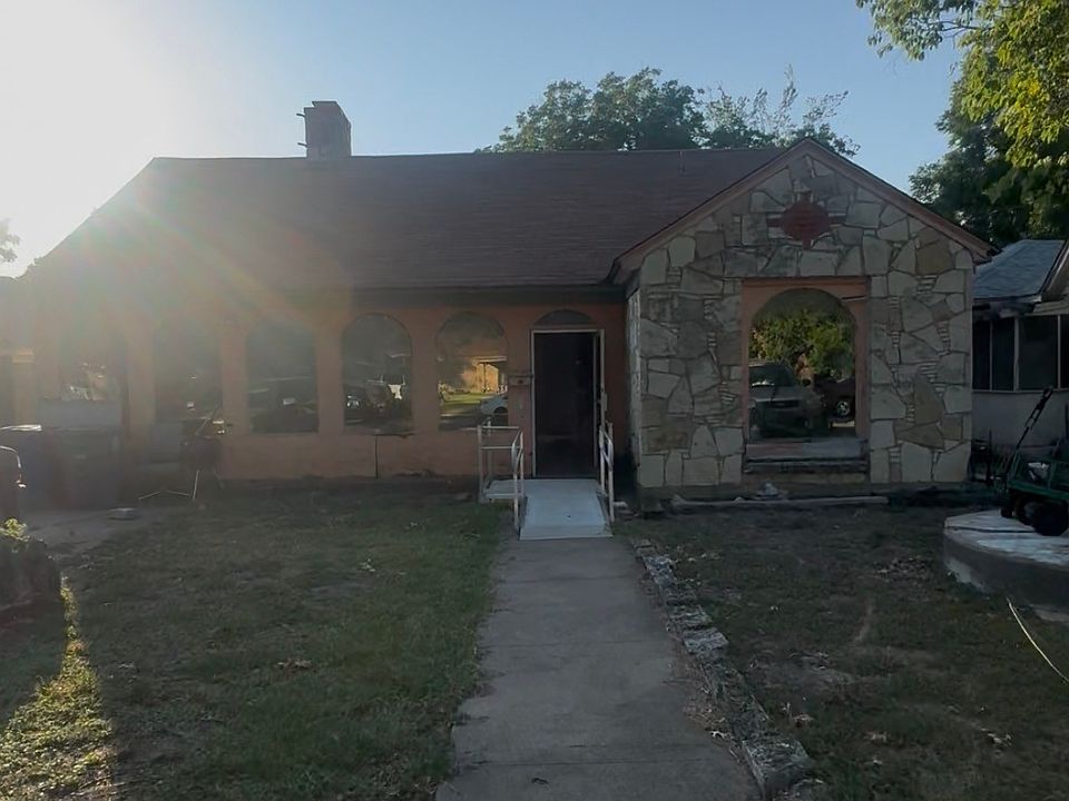1st image of 2403 Langdon Ave