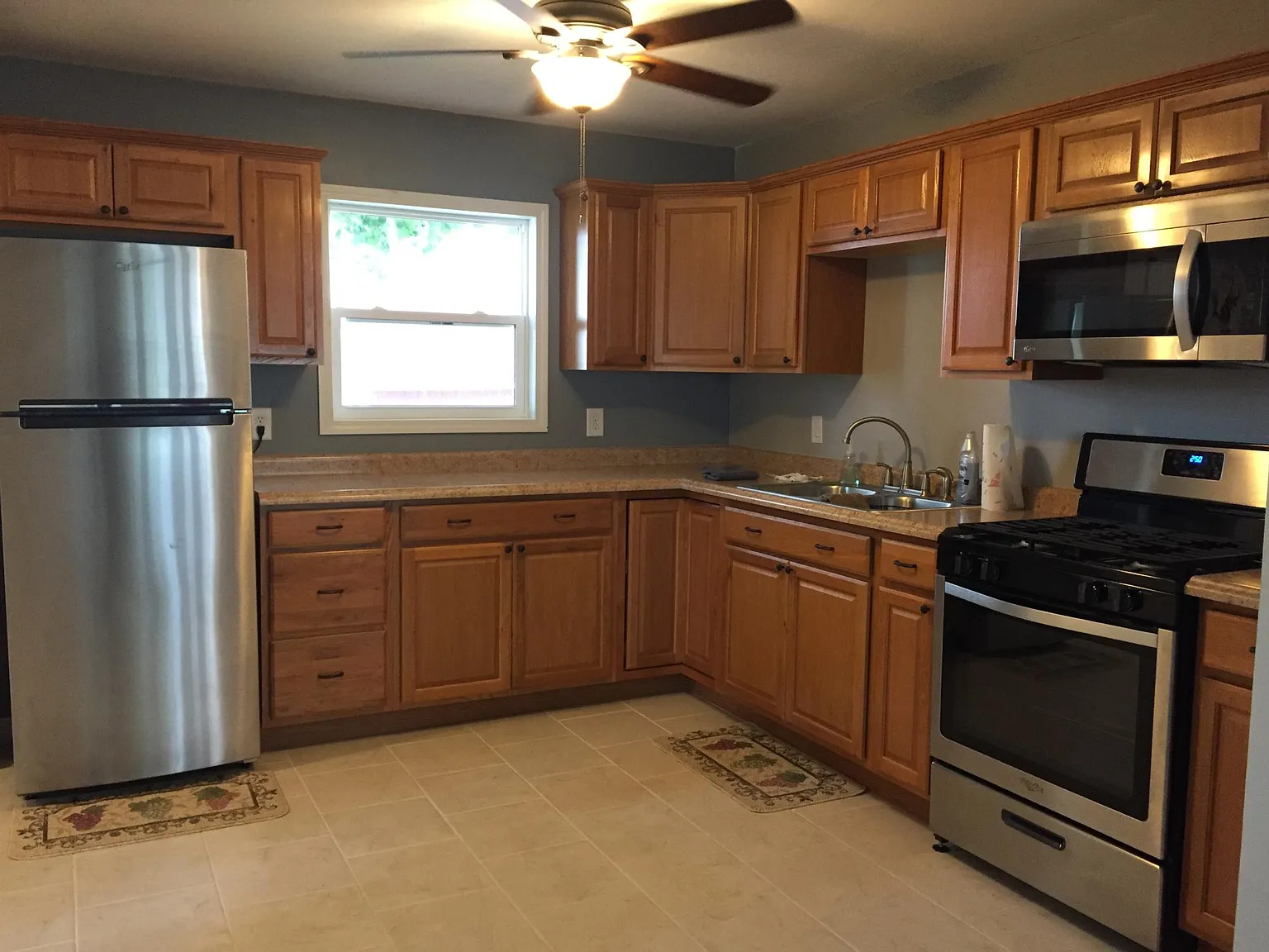 224 W South St photo 1