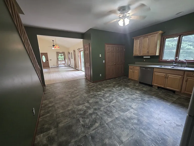 1459 River Rd — Photo 6