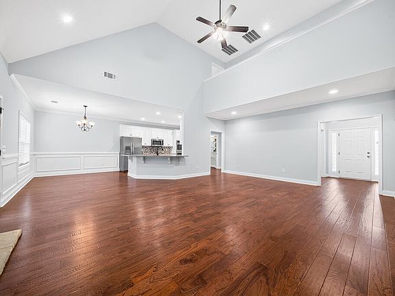4th image of 24 Paladian Way