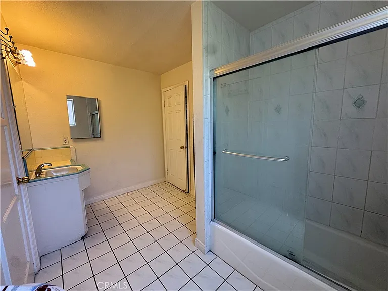 758 W Longden Ave — Photo 9