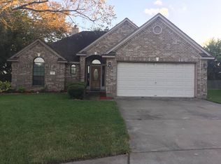 55 Silver Bay Ct, Lake Jackson, TX 77566