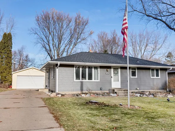 2183 Holloway Ave E, North Saint Paul, MN 55109
