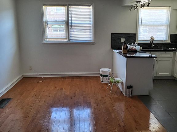 4th image of 7247 Bradford St