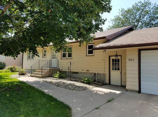 1823 Maple Dr, Huron, SD 57350