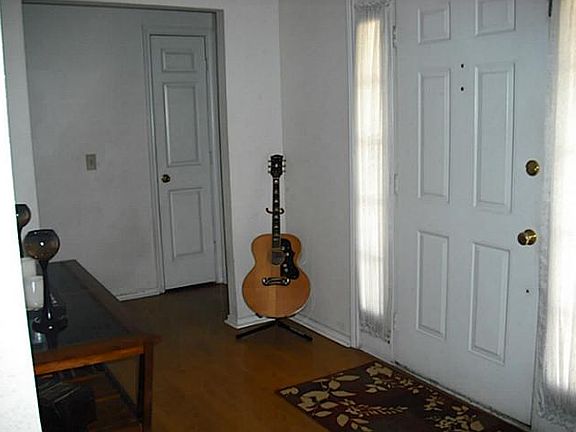 3rd image of 1325 Saddleback Ln