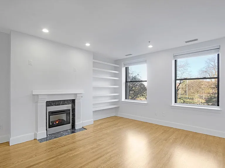 140 Boylston St #5 — Photo 16