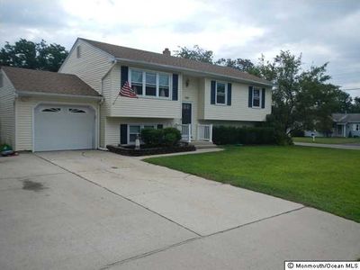 500 Burnside St, Toms River, NJ, 08757