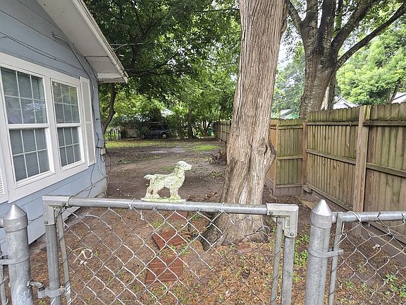 3rd image of 500 E Hunnicutt St