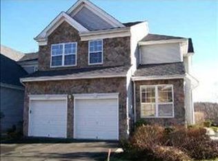230 Woodlands Dr, Tuxedo Park, NY 10987