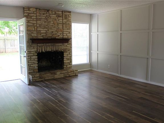 3rd image of 810 Chisholm Valley Dr