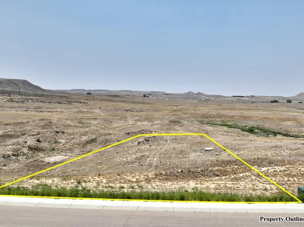 520 Mountain Shadow Dr, Gillette, WY 82718