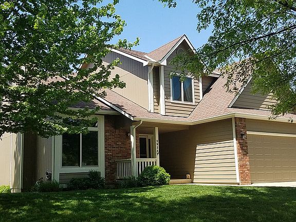 2nd image of 2933 Whitmore Dr