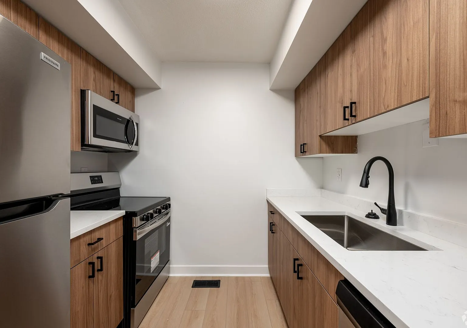 Eaton Residence — Photo 1