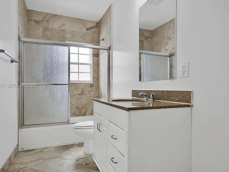 1630 Van Buren St — Photo 10