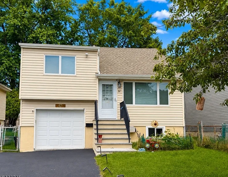32 Pawnee Ave — Photo 1