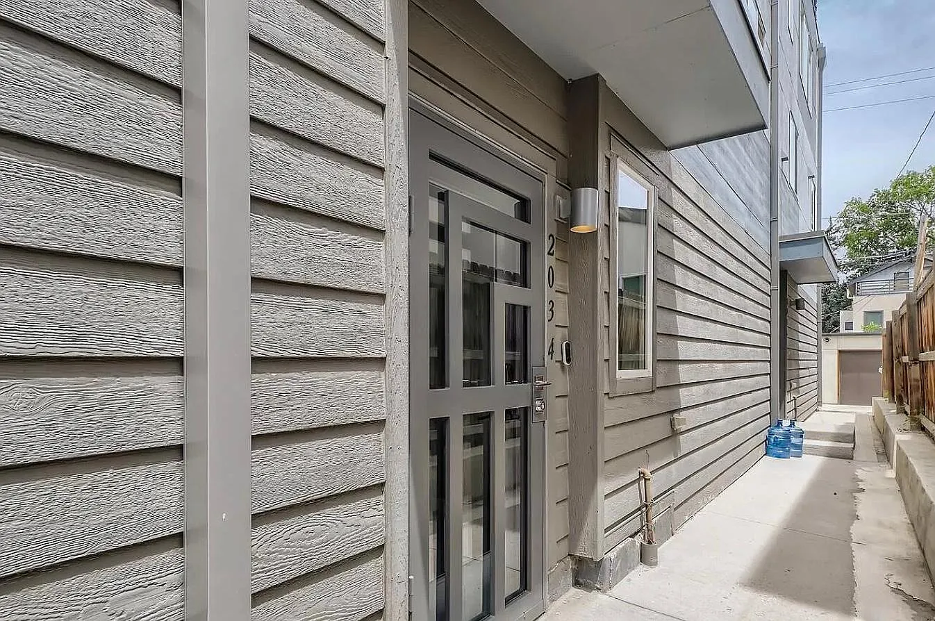 2034 N High St — Photo 4