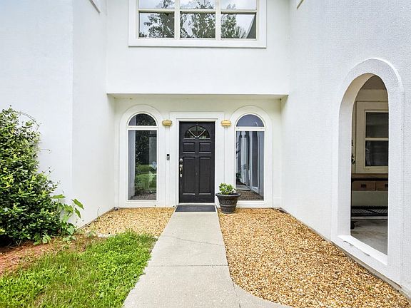 5th image of 3392 Deer Lane Dr