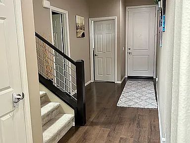 3rd image of 676 Rio Grande Way